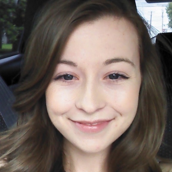 Meet your Posher, Amy - Picture 1 of 1